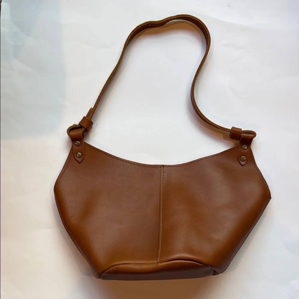 Portland Leather Small Kangaroo Shoulder Bag - Picture 3 of 15